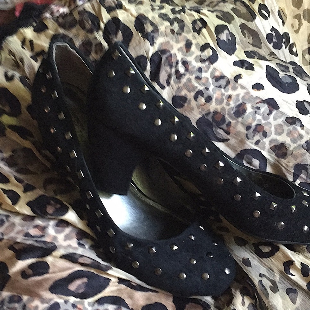 Women’s low heeled shoe